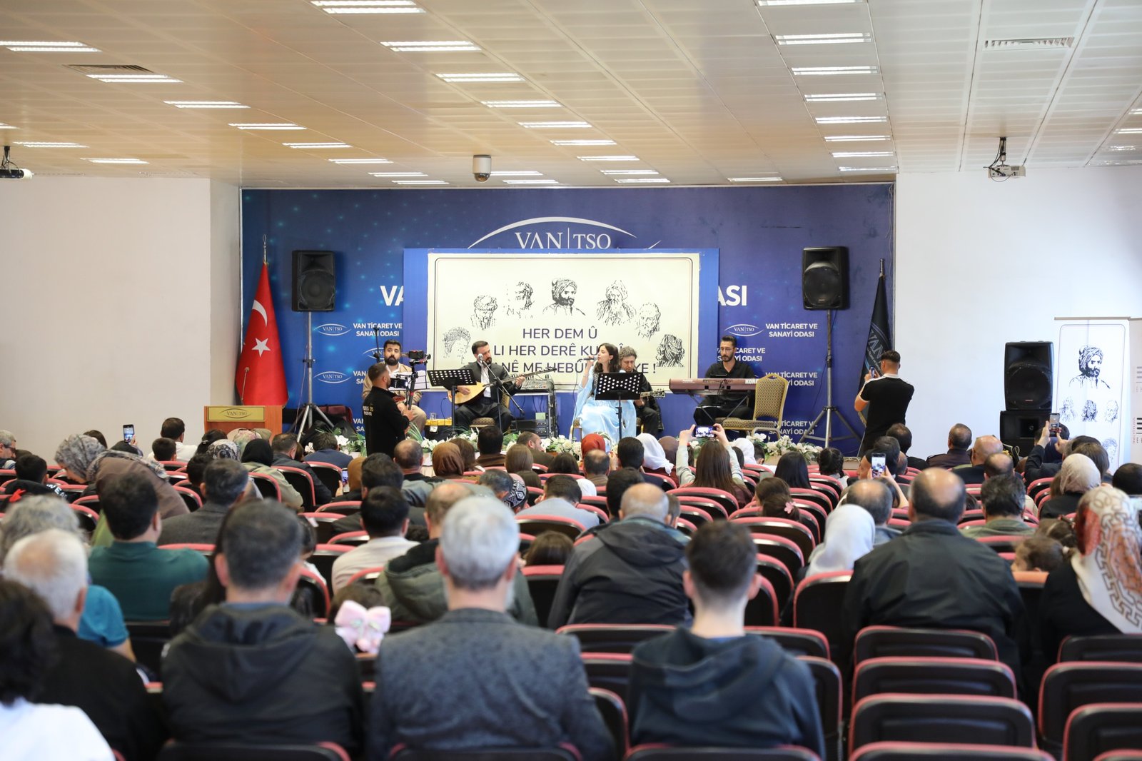 Pêşbirka Xwendina Helbestan a Nûbihara Biçûkan
